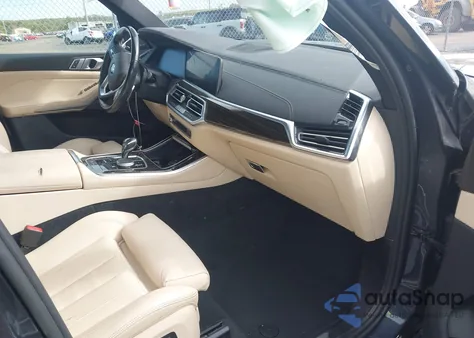 2021 BMW X5 xDrive40I z USA, uszkodzony, nr VIN 5UXCR6C07M9E38101